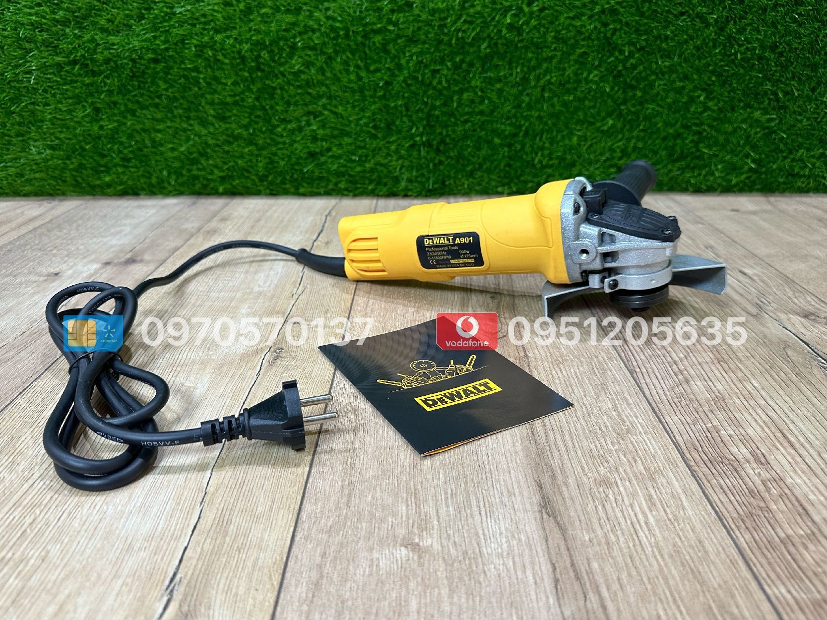 Мережева Болгарка DeWALT A901 900 Вт 125 мм довжина кабелю 2метра
