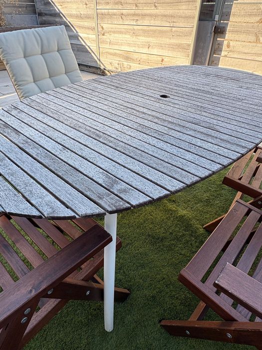 Mesa e cadeiras - exterior