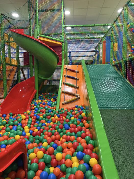 Sala zabaw, pełne wyposażenie, gotowa baza klientów