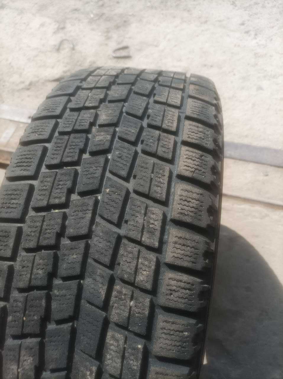 Титановий диск без пошкоджень з зимовою гумою Bridgestone225/55R17 97Q