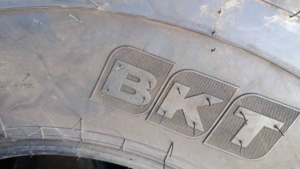 Opona rolnicza 400/80R24 BKT ładowarka JCB Cat Kramer Manitou Merlo