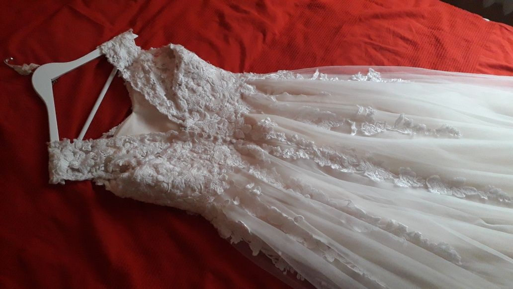 Suknia ślubna plus size