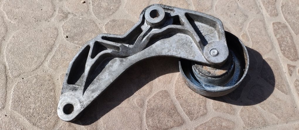 Натяжитель ремня BMW E46 2.0D M47 / E39 2.0d M47, 3.0d M57 11282247175