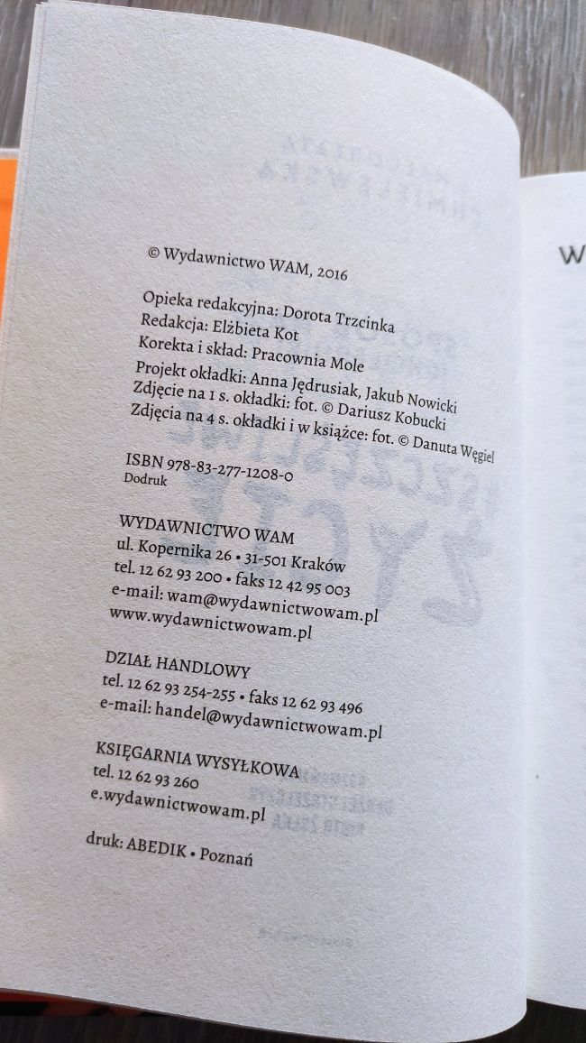 Sposób na cholernie szczęśliwe życie książka siostra Chmielewska
Autor