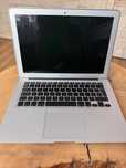 Sprzedam MacBook Air . Laptop z ladowarą