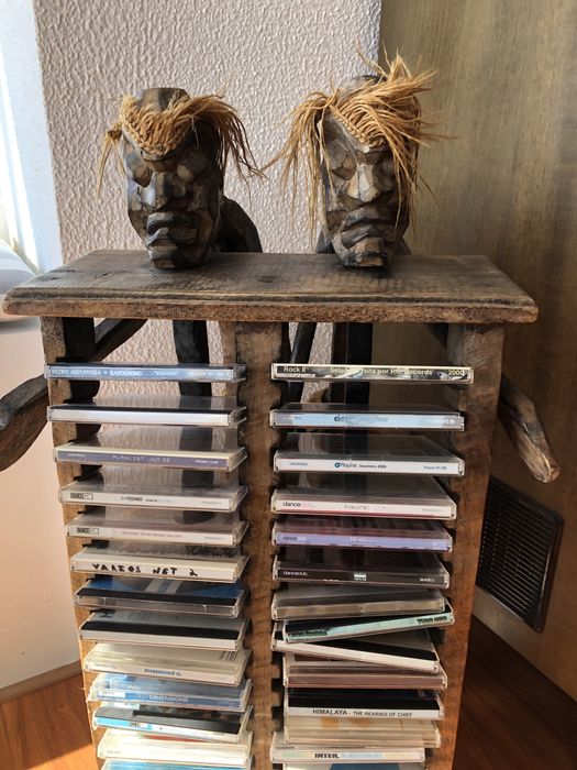 Torre para cds em madeira