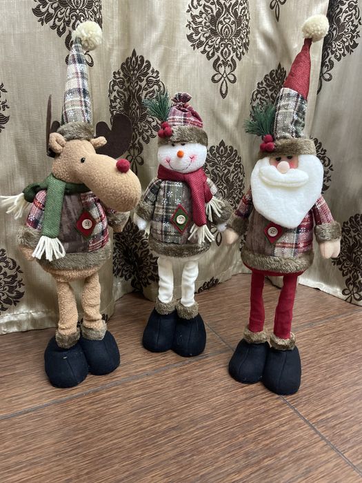 Новорічні святкові іграшки гноми , сніговики , олені