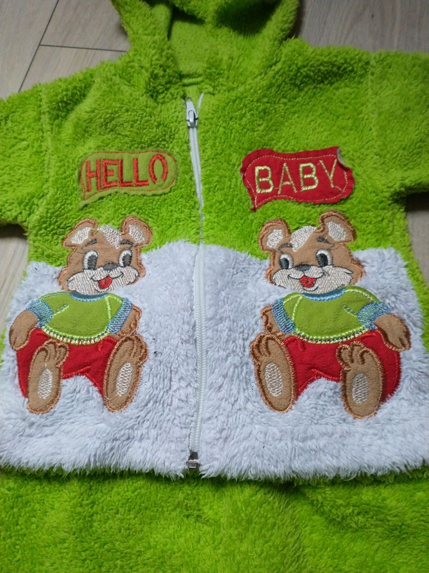 Polarowy komplet spodnie i bluza rozm 74/80
