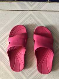 Chinelas cor de rosa