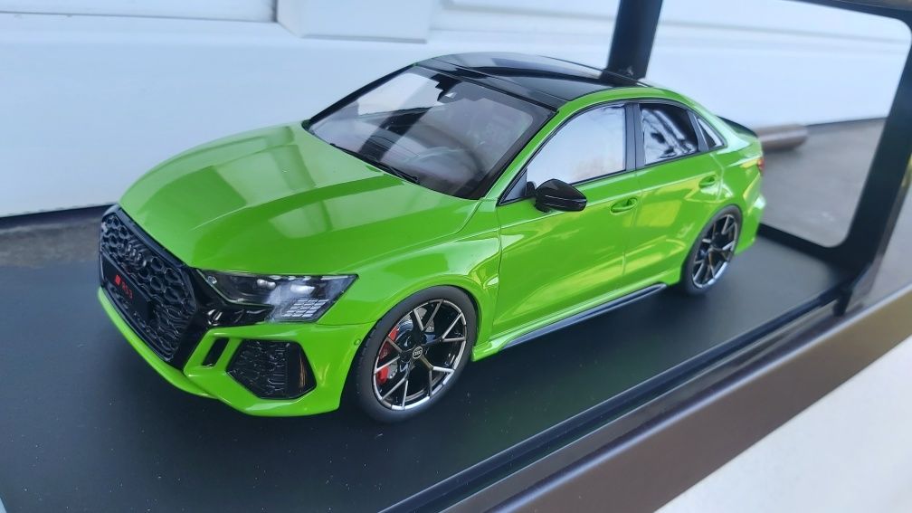 AUDI rs 3 1:18 nowy