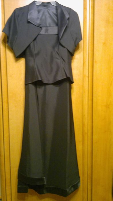 Sukienka czarna satynowa szal bal studniówka 40 L elegancka teatr impr