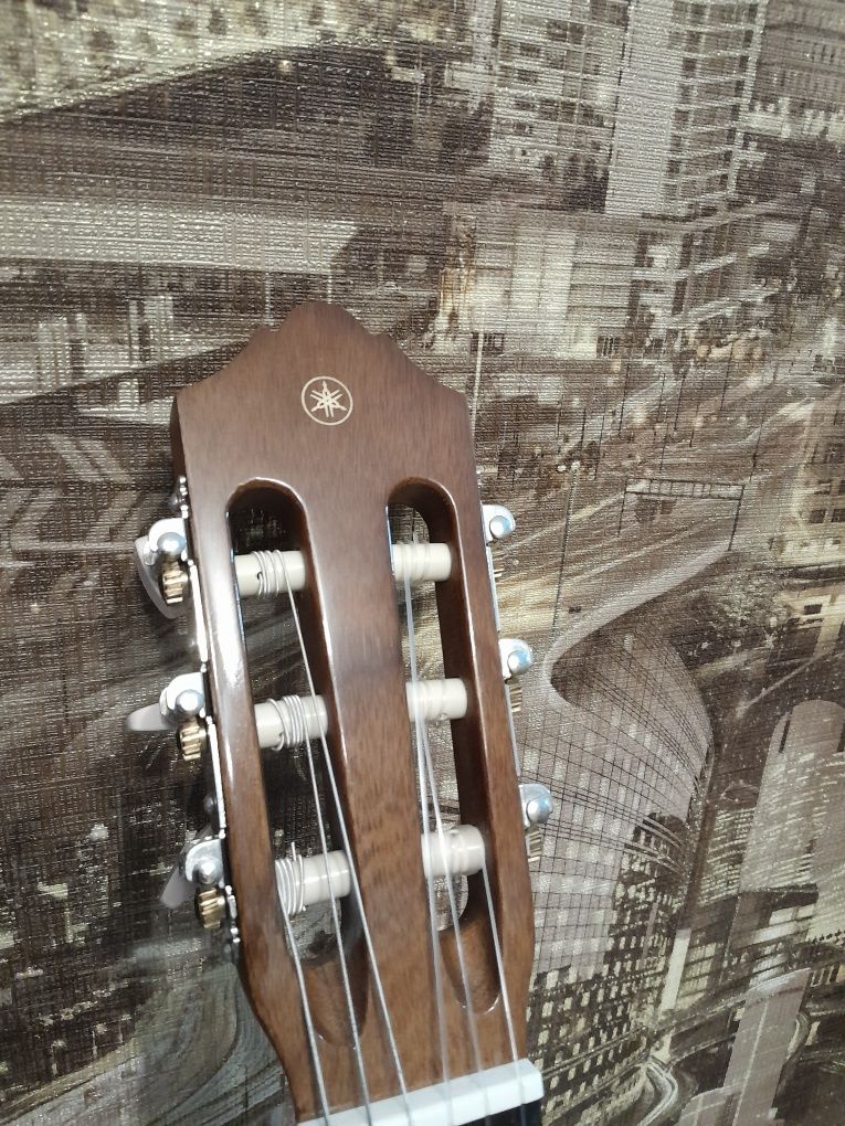 Гитара Yamaha C40