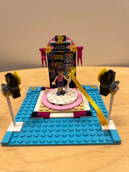Klocki LEGO 41372 Friends - Występ gimnastyczny Stephanie pudełko