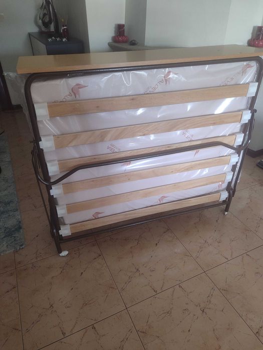Cama dobrável nova