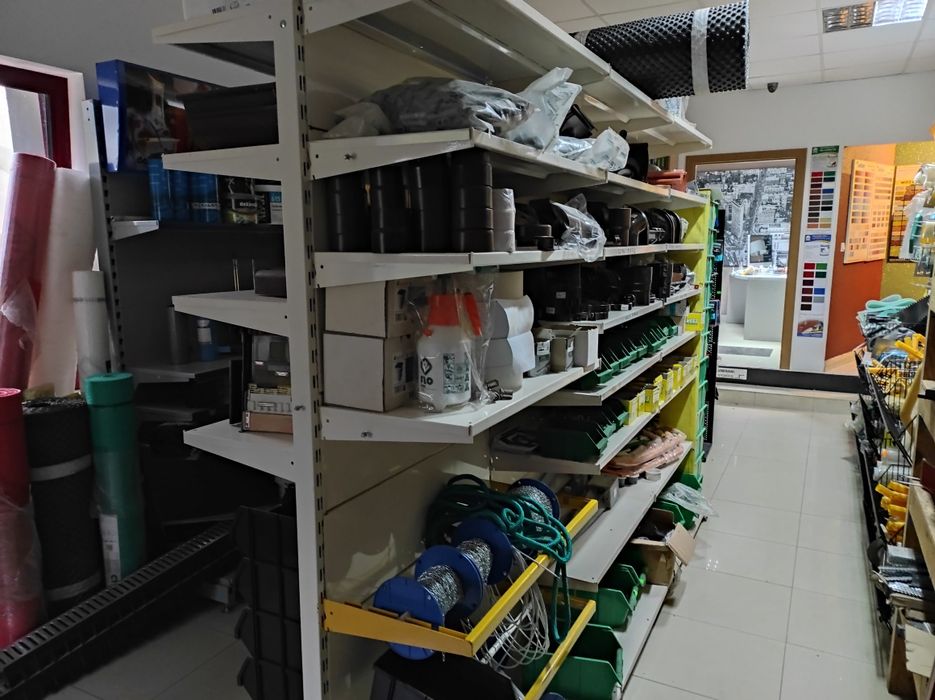 Działka utwardzona, ogrodzona, sklep, magazyn, garaż