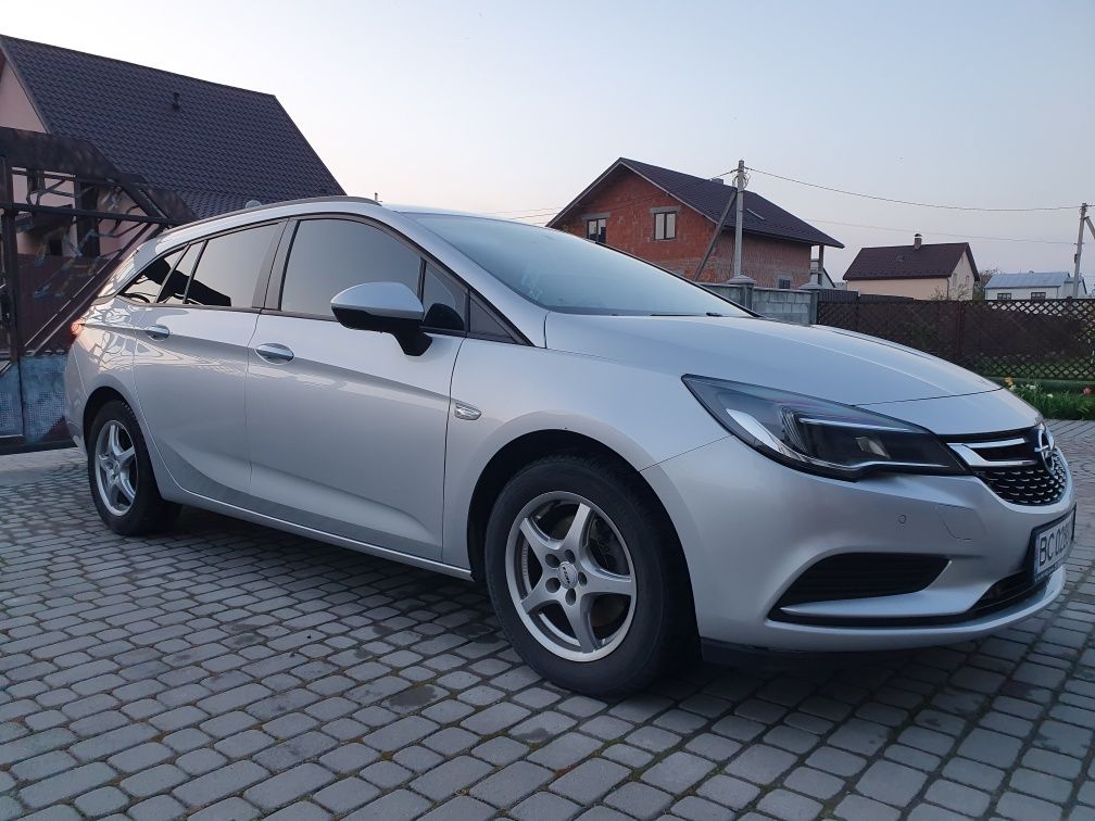 Opel Astra K 2016р. 10500