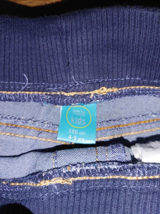 Spodnie chłopięce jeansowe R. 110