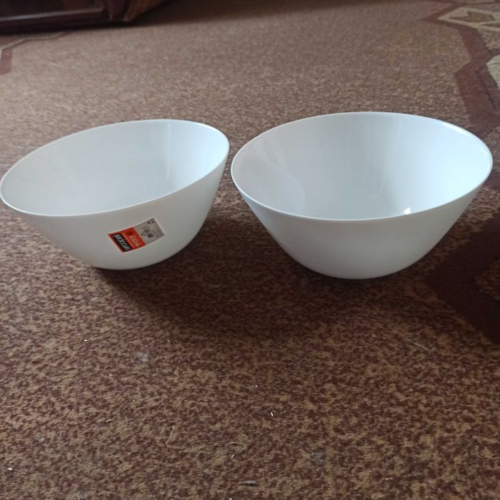 Миска белая, салатник глубокий