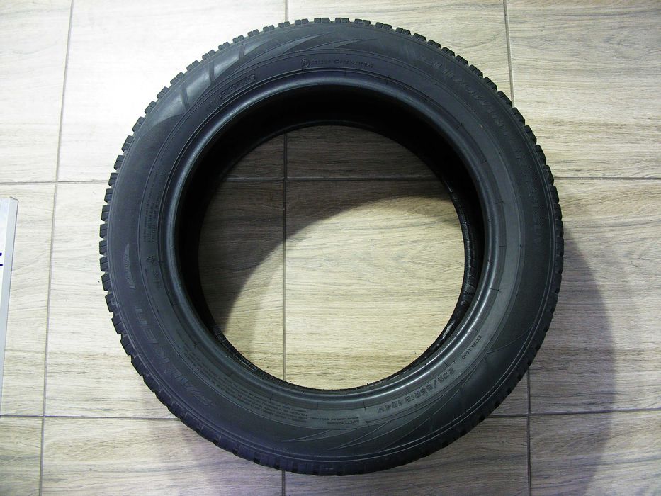 Зимова гума 235/55/18 -4 шт. Falken Eurowinter HS 01 SUV .
