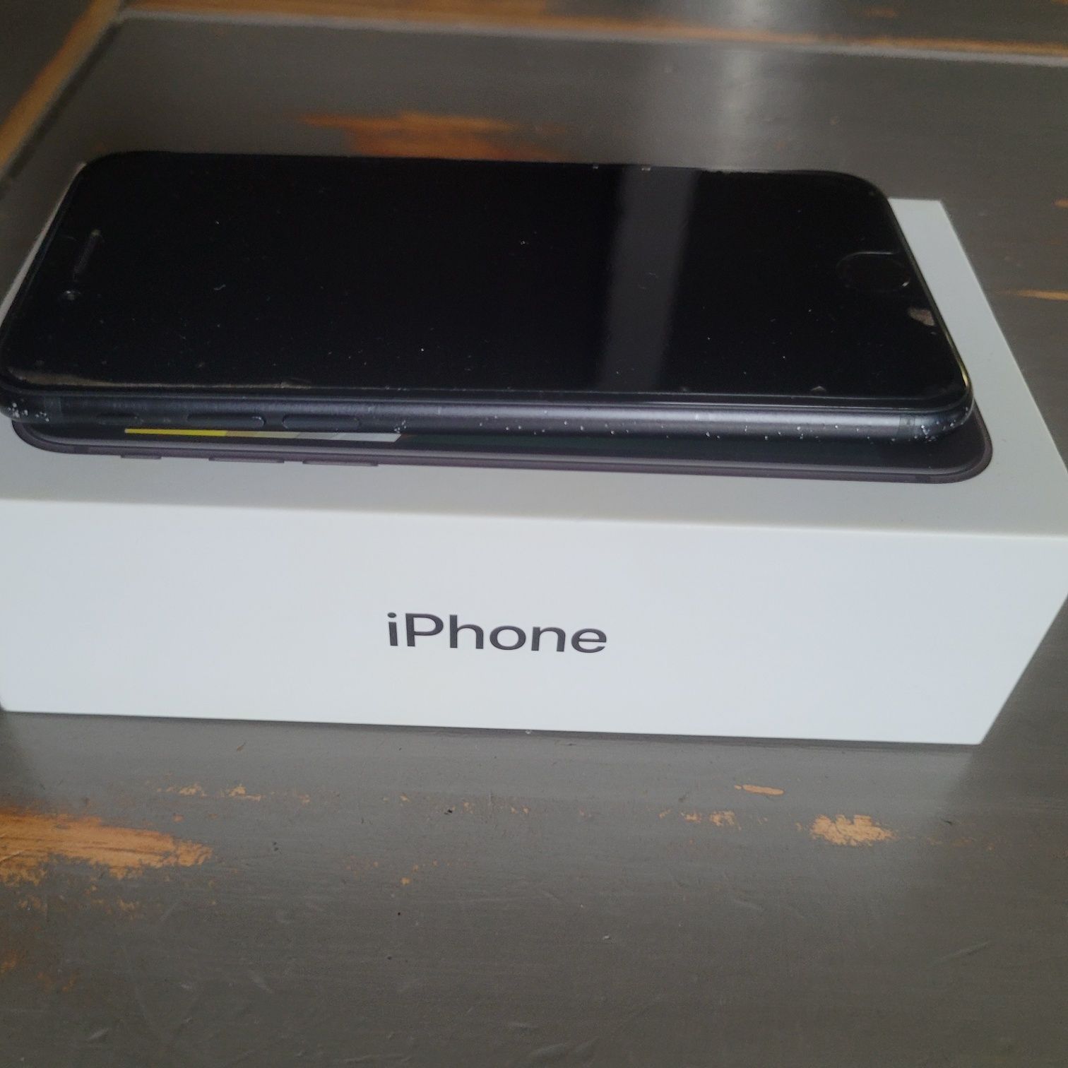 I phone SE , 64gb