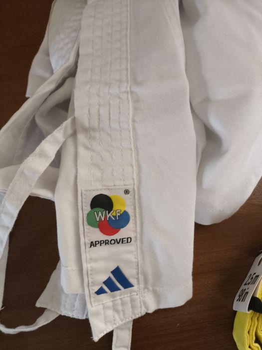 Fato Karate , Kimono com cinto e sapatos