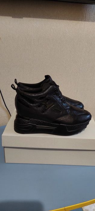 Кросівки 39,40 жіночи, кроссовки