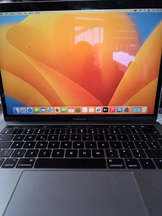 MackBook Pro w bardzo dobrym stanie.