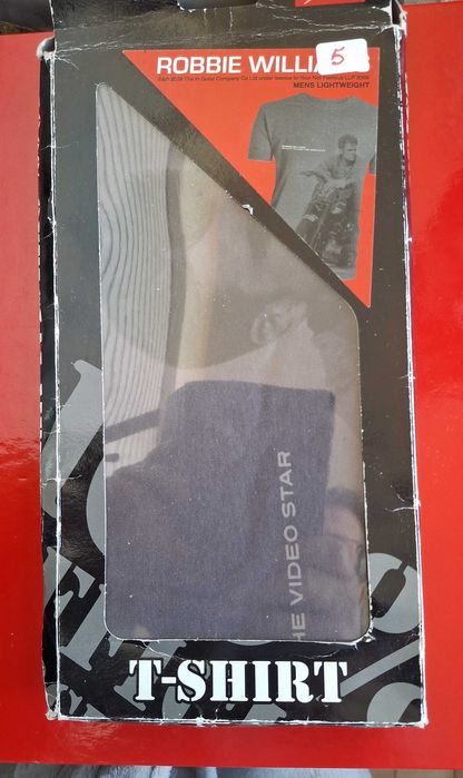 T-Shirt (Robbie Williams) Tamanho L (Artigo novo)
