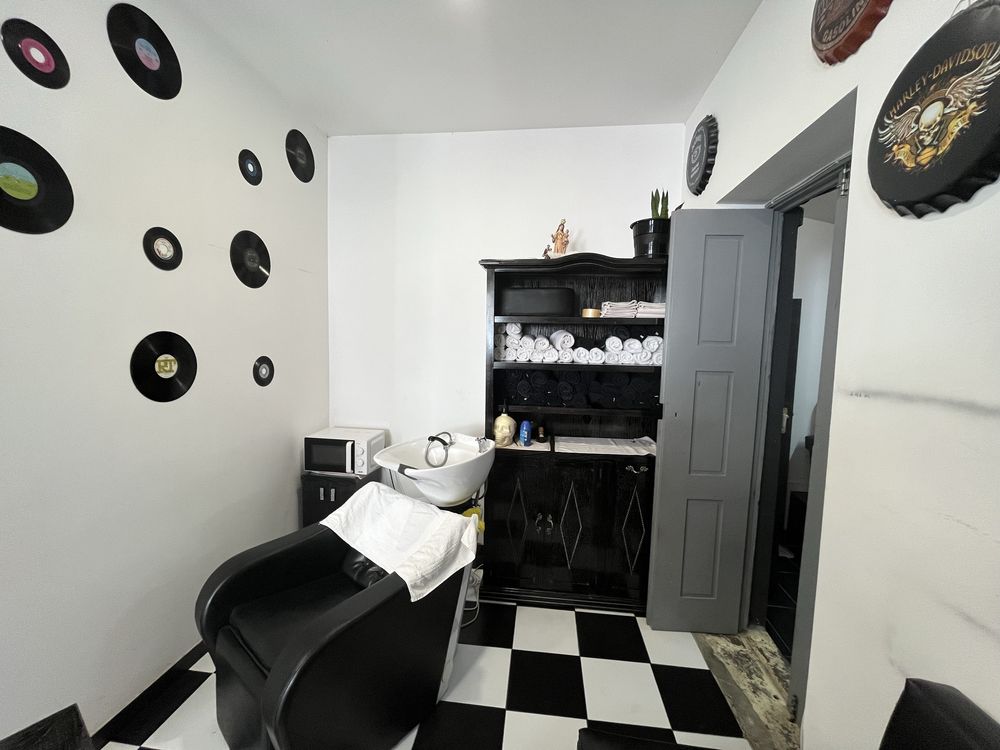 Cadeira em barbearia no Porto