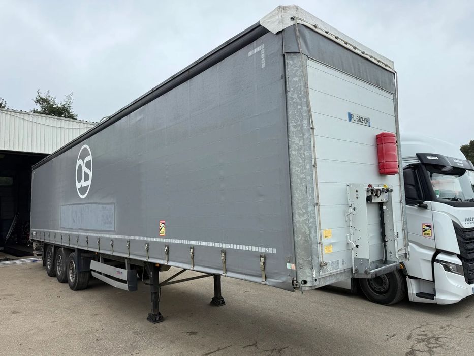 Schmitz Cargobull  1 i 3 oś podnoszone, winda