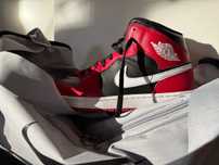Buty Air Jordan 1 Mid Black/Gym Red/White rozmiar 43