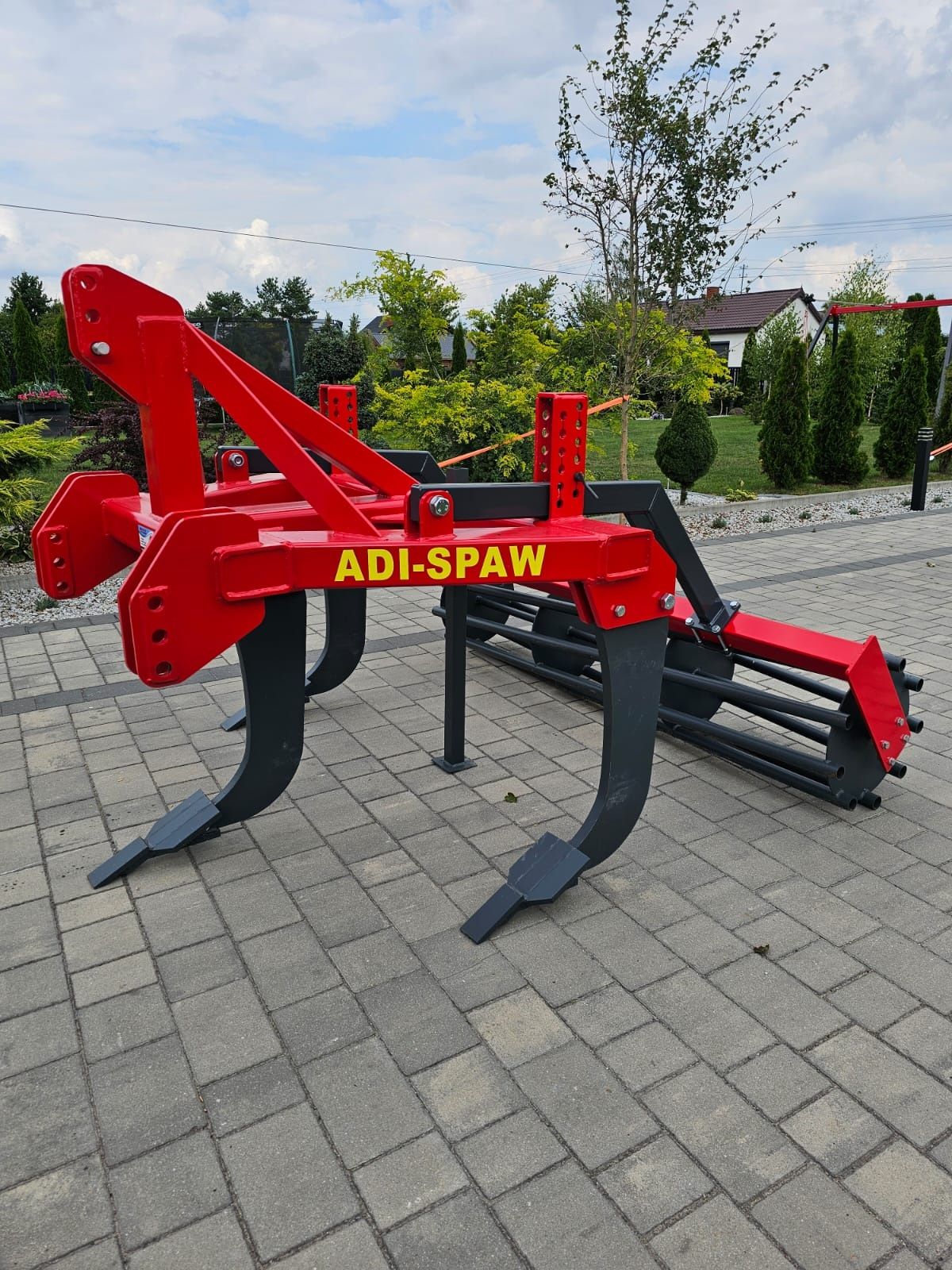 Głębosz 3 zębny z wałem rurowym