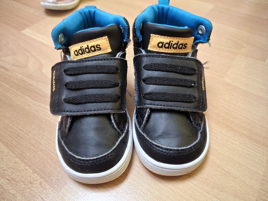 Buty adidas chłopiec r. 21.