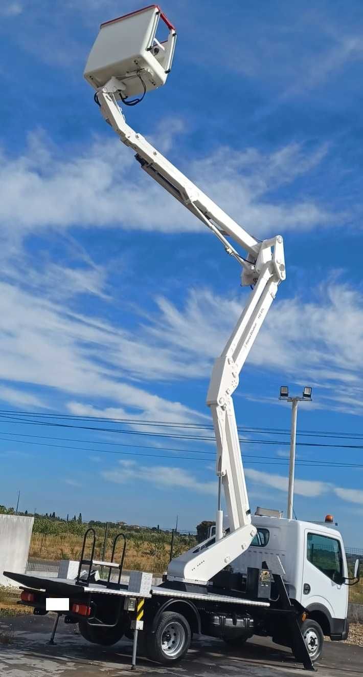 Nissan Cabstar C/Plataforma Elevatória