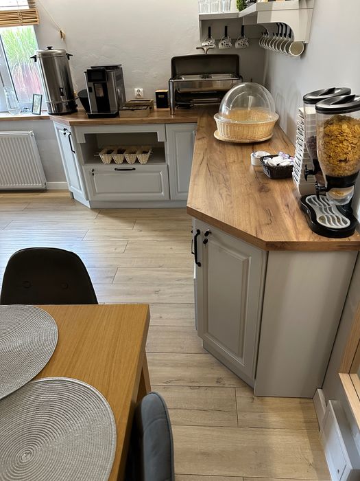 Stół szwedzki w bardzo dobrym stanie