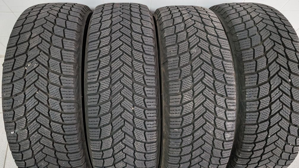 Pneus Michelin X-ICE SNOW 215/65 R17 99T