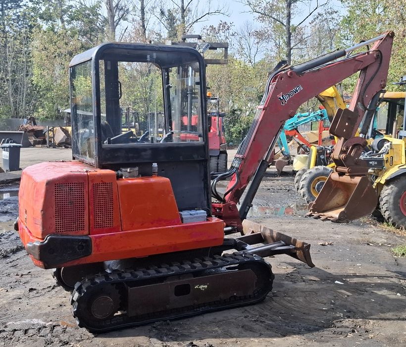 Minikoparka 2800kg 3lyzki transport