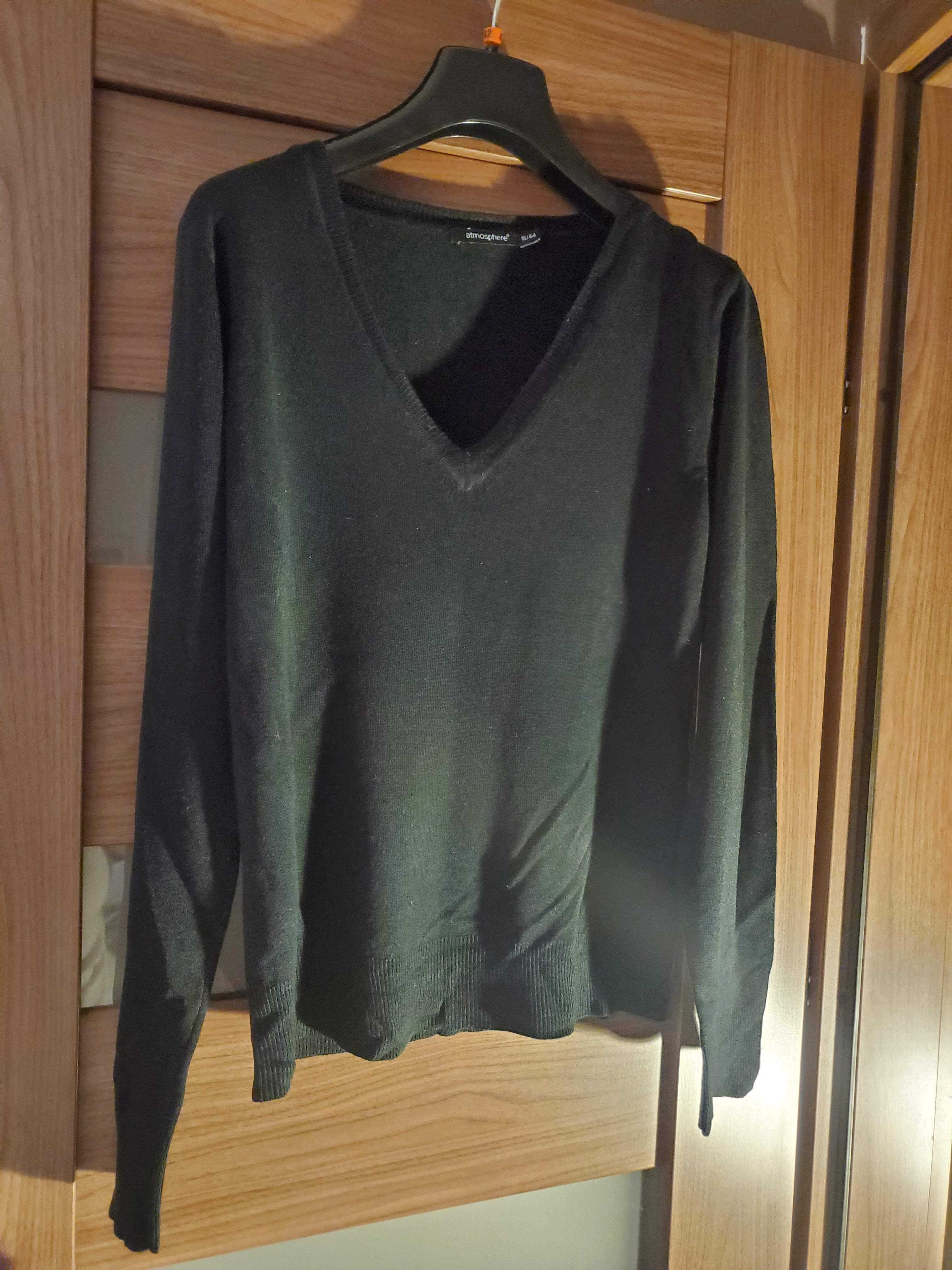 Czarny pullover Atmosphere rom 44