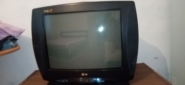 Телевизор LG б/у в рабочем состоянии