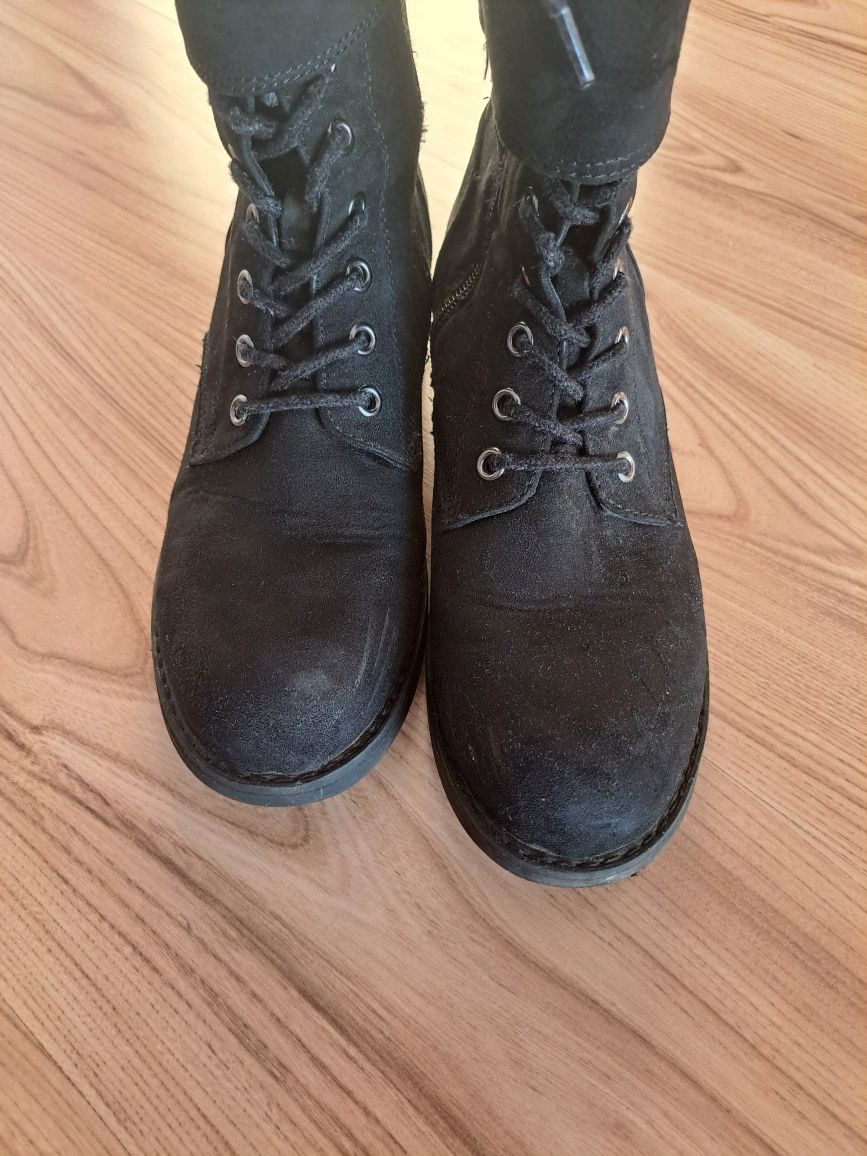 Czarne zamszowe botki Deichmann 39