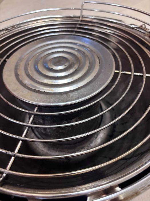 BBQ - Grelhador a Carvão com Ventilação Elétrica