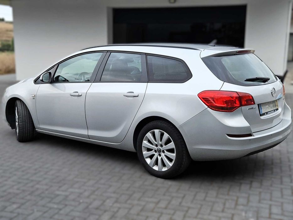 Opel Astra J Sports Tourer 1.7 CDTI (110cv) (versão 150 ADAM) (2012)