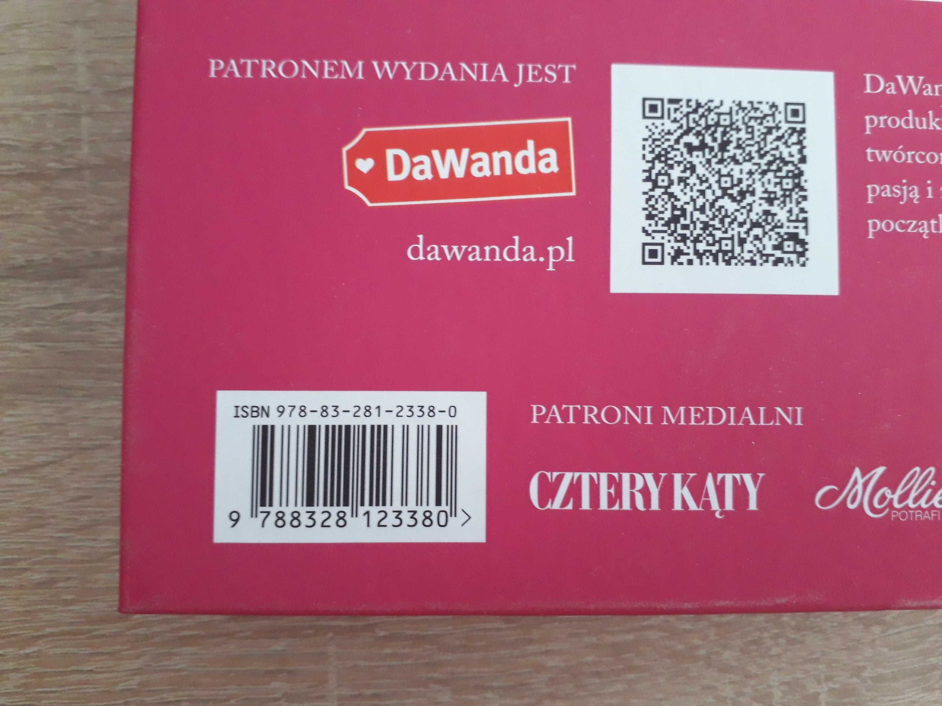 DIY - Żyj pięknie. Poradnik. DaWanda.Egmont. Nowa. 317 stron