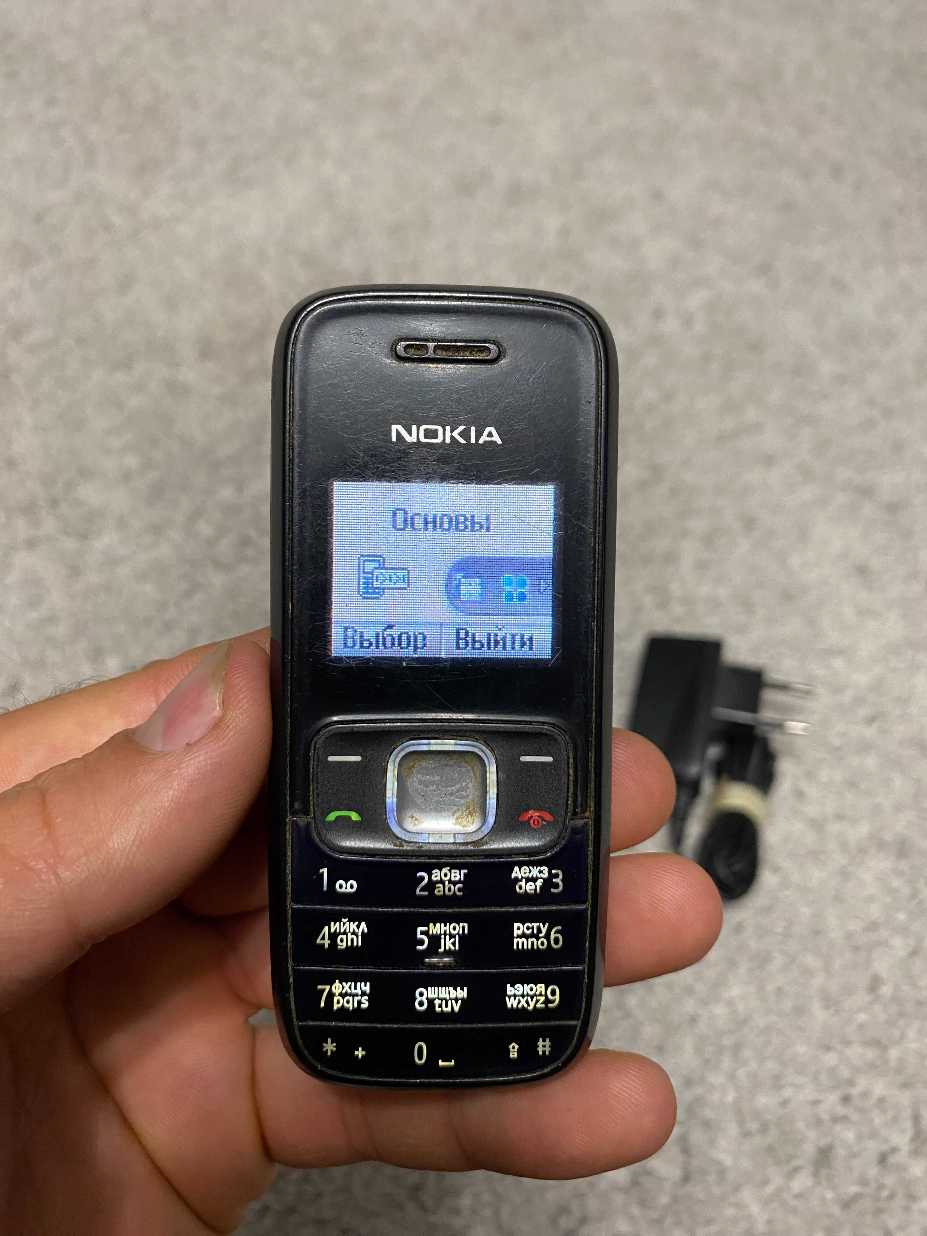 Мобильный телефон Nokia 1209 (1200 1208) с зарядкой