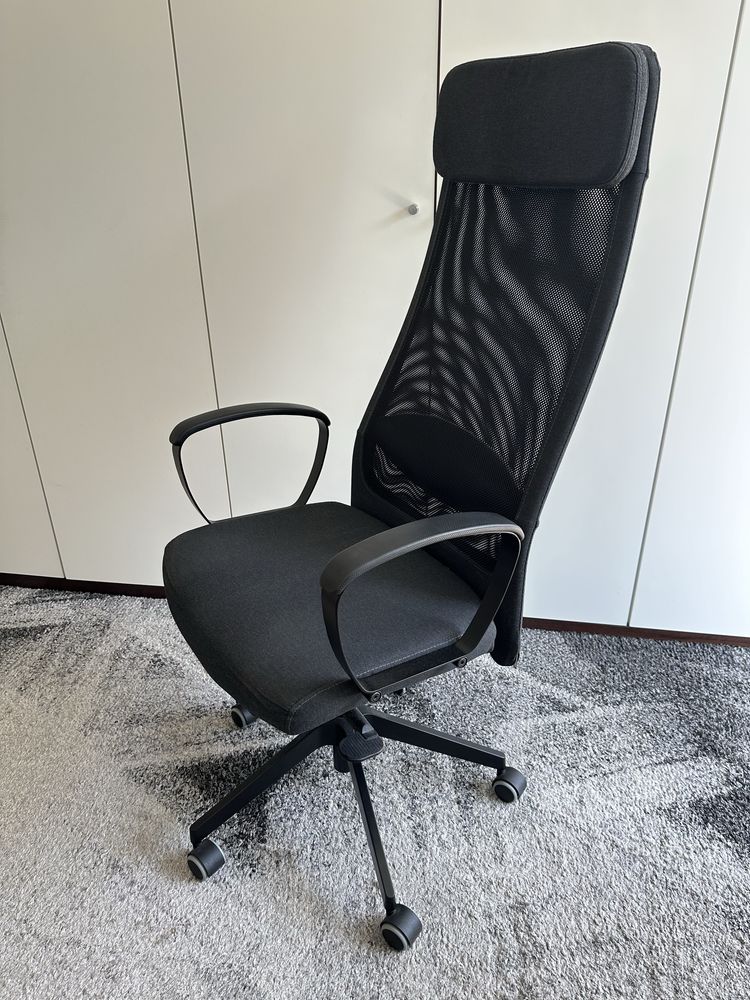 Cadeira de escritório em excelente estado