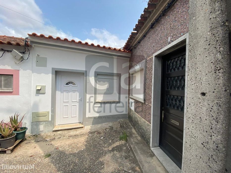 Moradia T1 em Alcanhões