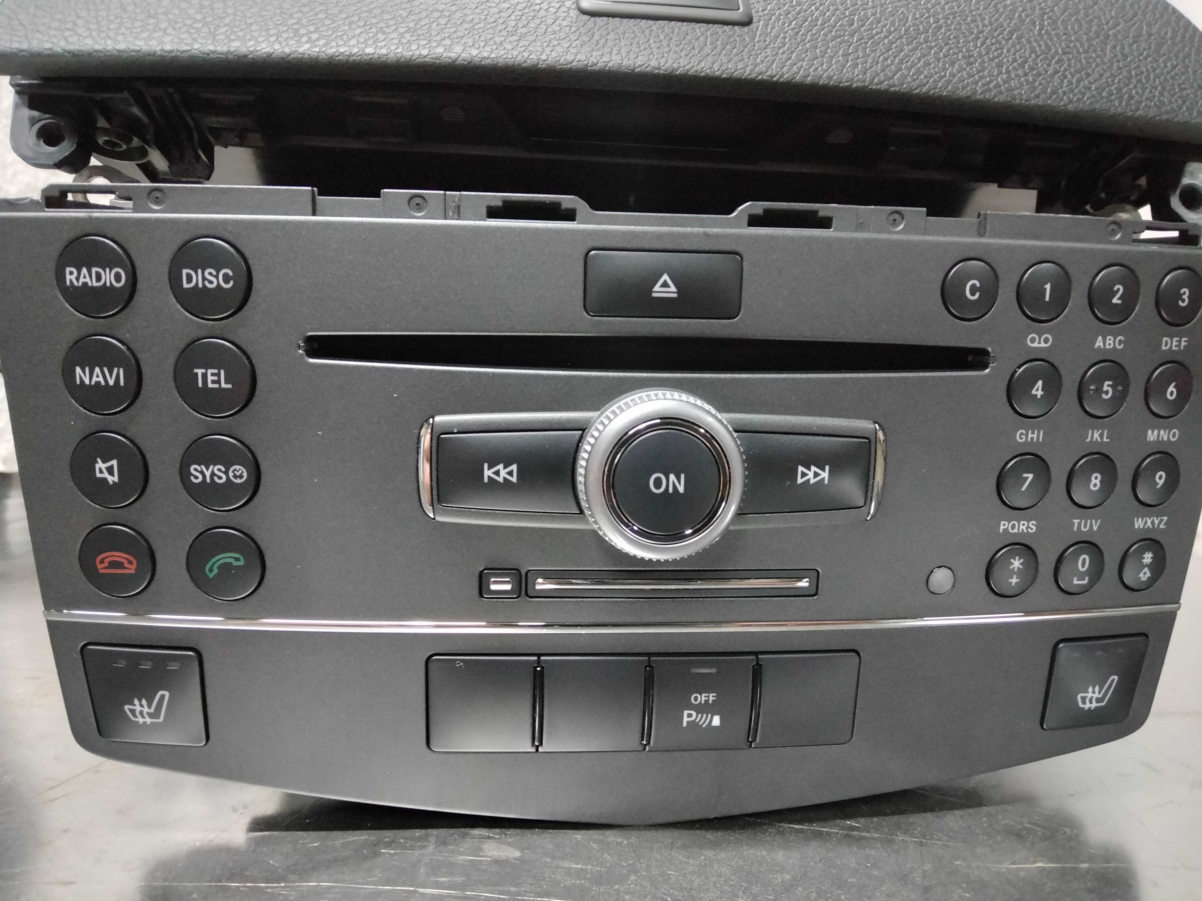 Mercedes C W204  C63 AMG Radio CD FM NAVI TEL COMAND