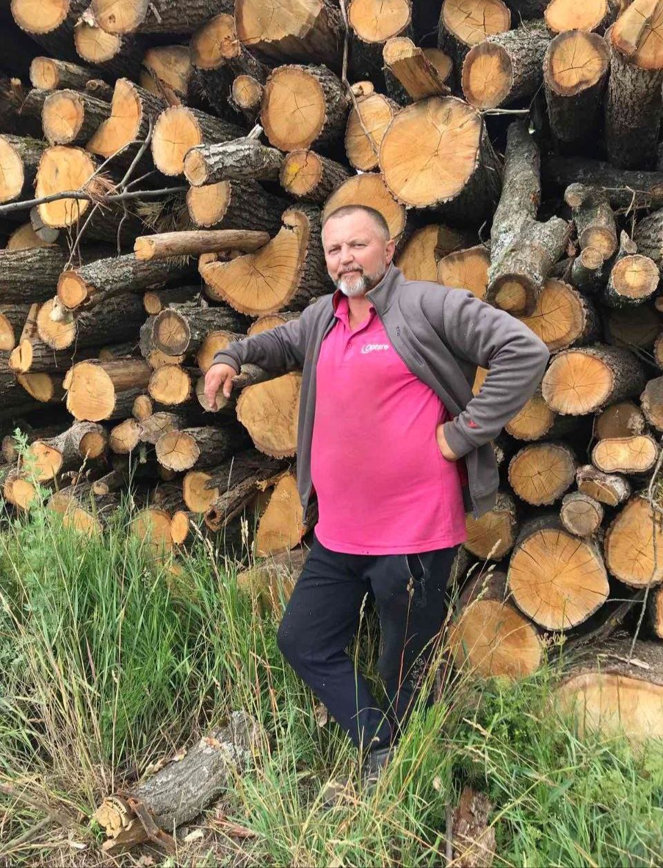 Продам дрова дуб акація оптом роздріб якісно складено. 3-7-10-15-22 м3