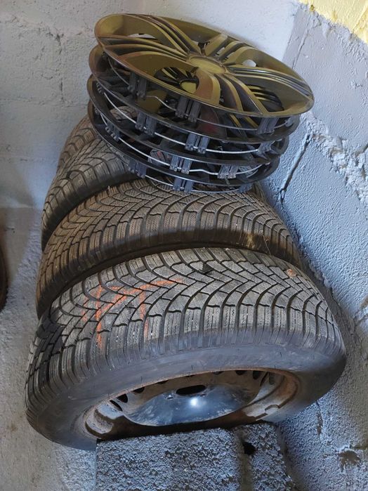 Sprzedam opony Bridgestone 185/65/R15 z felgami i kołpakami
