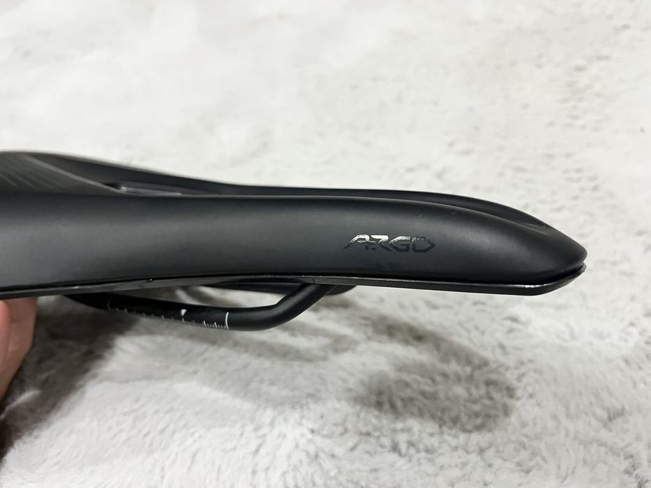 Siodło siodełko rowerowe Fizik Argo Vento 150